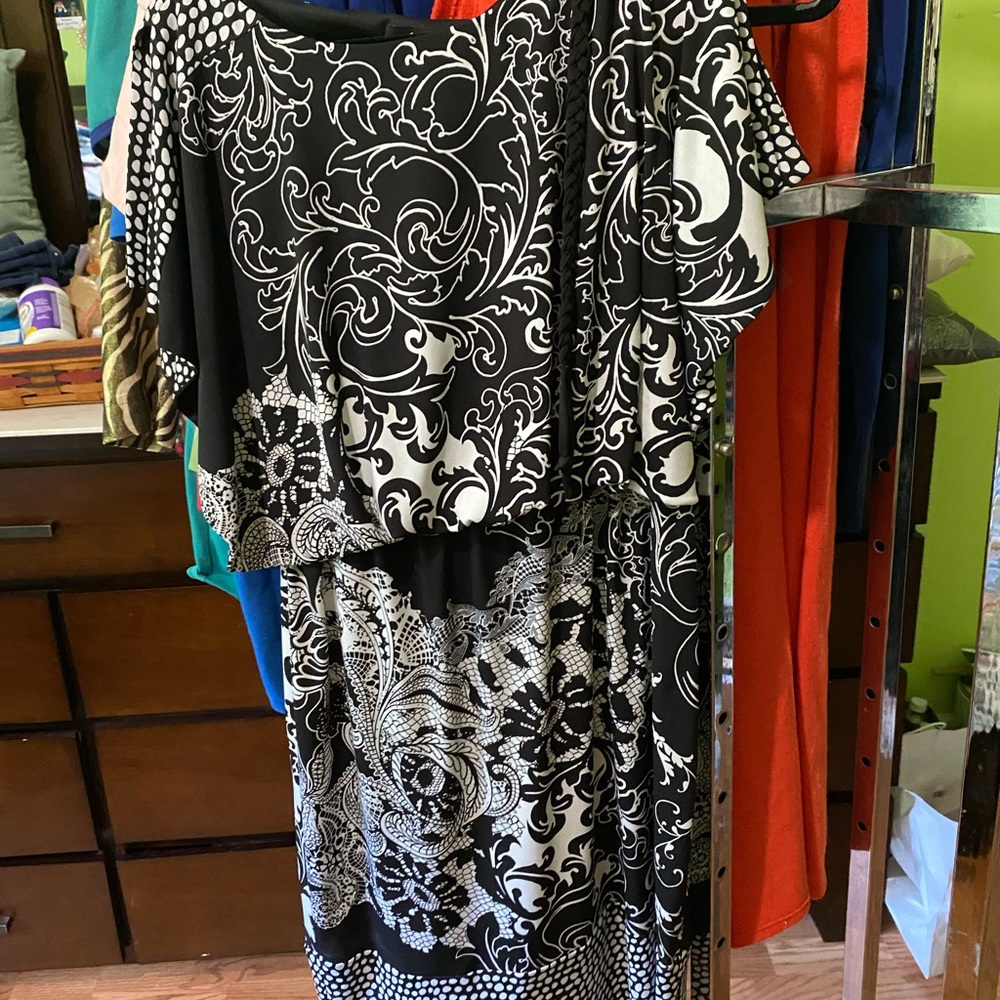 Gorgeous dress.
